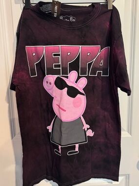 Hot Topic Black Tee with Pink Peppa Graphic